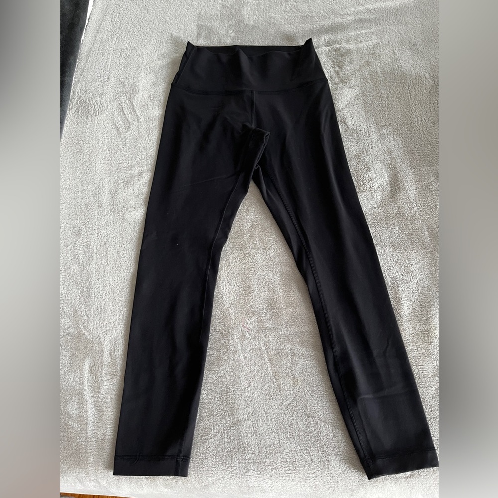 Lululemon leggings (size 6). NO pockets